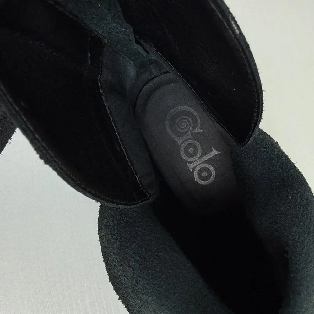 EUC Golo Schrunch Full Grain Black Pebbled Leather Ankle Booties